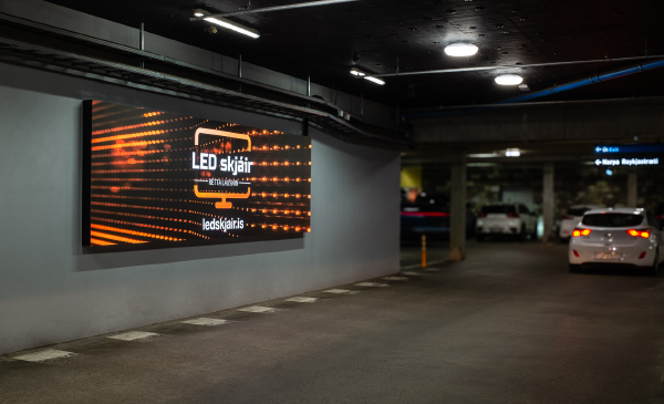 Nýir skjáir á Hafnartorgi